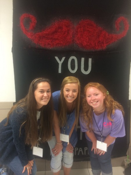 (From left) yearbook senior leaders Emma Prestage, Schlea Thomas, and Sara White.