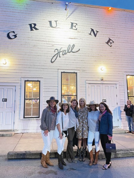 Melissa Hobbs, Leah Ragiel, Cece McCann Flynn, Elizabeth Fulghum, Melissa Dramberger, and Lynne Fowler Melissa Hobbs, Leah Ragiel, Cece McCann Flynn, Elizabeth Fulghum, Melissa Dramberger, and Lynne Fowler