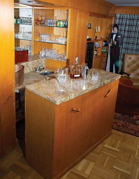 pull-out bar