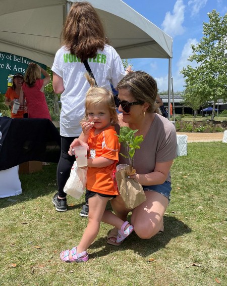 Earth Day 2022 at Evelyn's Park Earth Day 2022 at Evelyn's Park