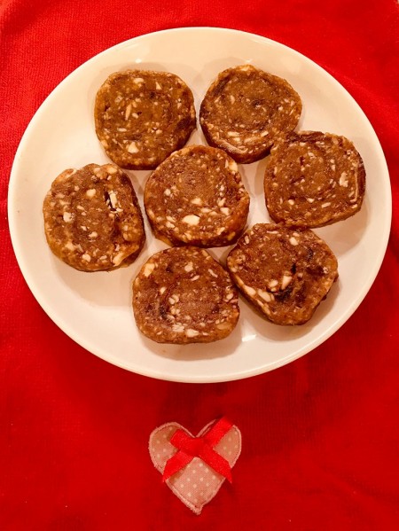 Cinnamon Date Rolls Cinnamon Date Rolls