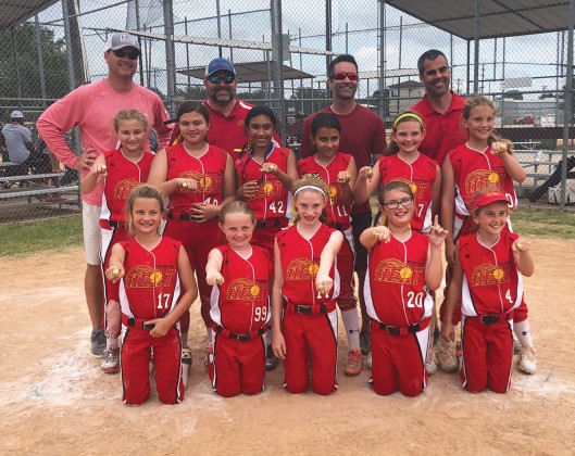 10U White Heat softball team