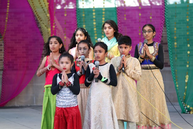 Children saying a prayer