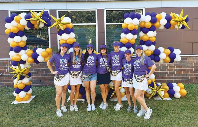 Melissa Winkler, Kendall Eckhardt, Jeannie Barker, Lauren Bernard, Hailey Kleiderer, Julie Boyd, and Rachel Gillespie