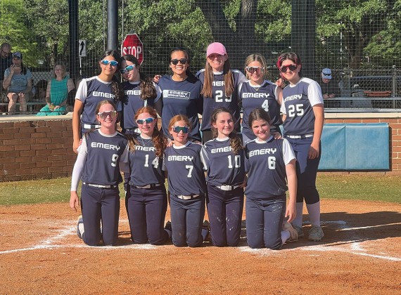 Emery/Weiner Middle School softball team