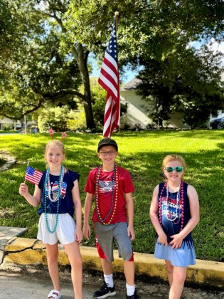 Isabella Munz, John Luke Munz, Sienna Munz