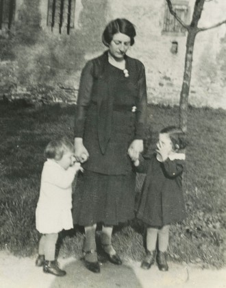 Ruth Steinfeld, Anna Krell, Lea Weems