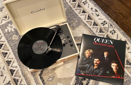 Record player and Queen record