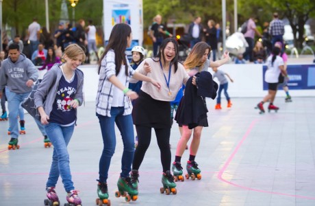 Avenida Houston presents The Rink: Rolling at Discovery Green