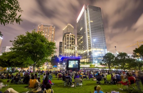 Screen on the green