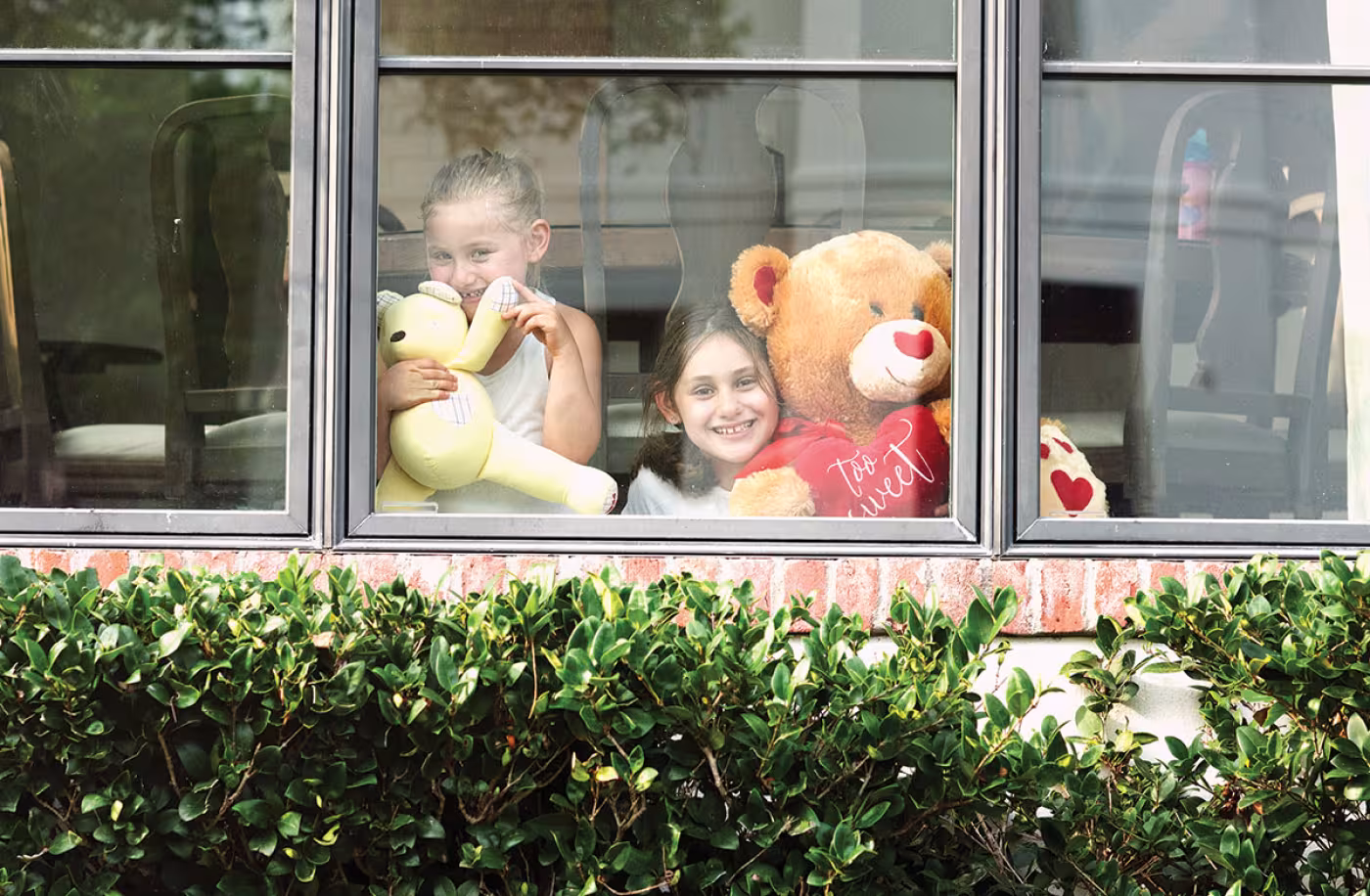 Mia Laviage, Charlotte Laviage