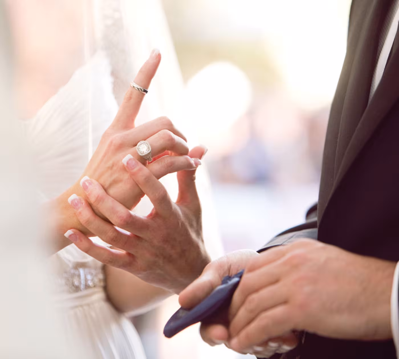 Michelle Lewis, Jonathan Zadok