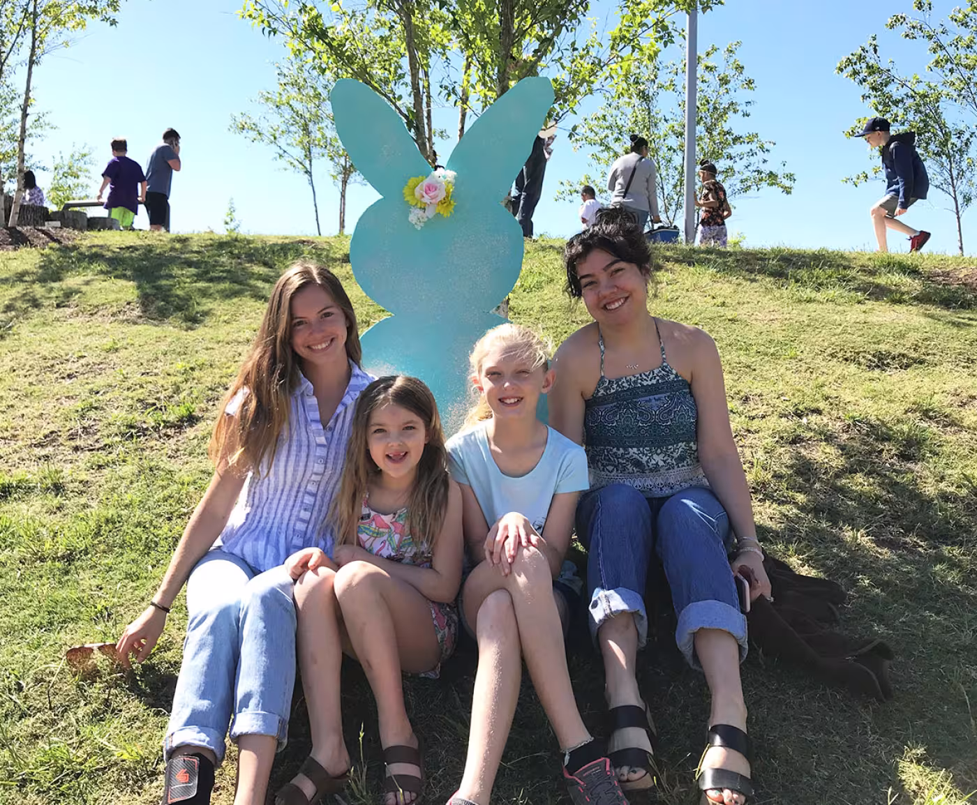 Claire Evans, Ivy Monk, Mia Monk, Alessandra Vennema