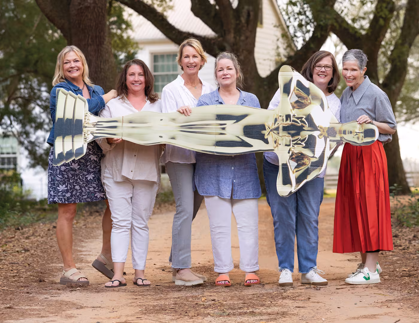 HAVE OSCAR, WILL TRAVEL