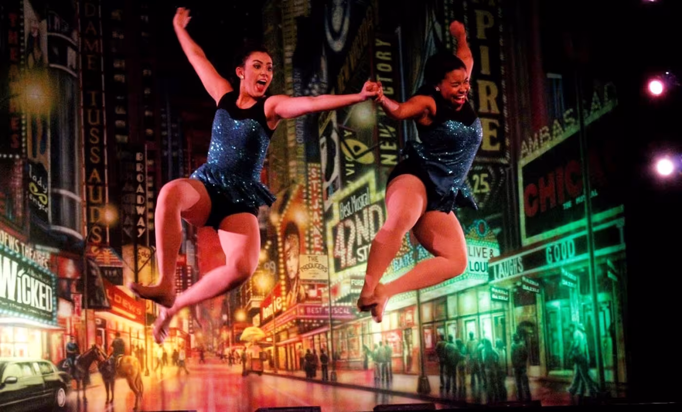 Sakura Gray, Evangeline Carson