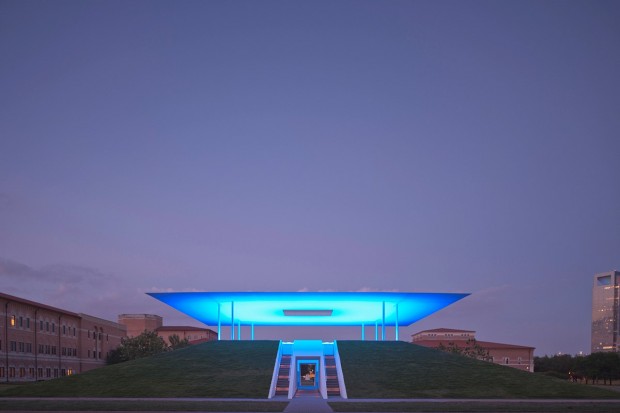 James Turrell’s Twilight Epiphany Skyspace