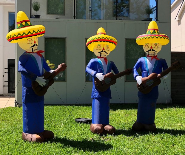 Inflatable mariachis