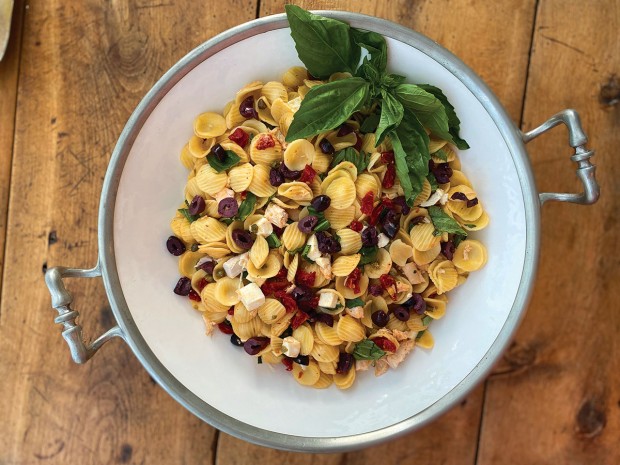 Chicken, Fresh Mozzarella, and Sundried Tomato Pasta Salad