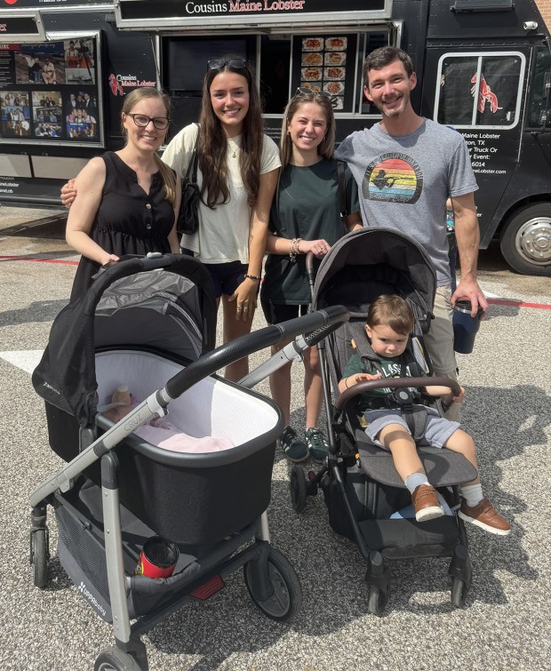 Vanja Kissliny, Kelsey Bassett, Julie Wright, Ray Wright, Rebecca Wright, Ryan Wright