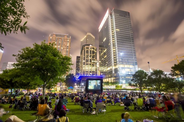 Screen on the green