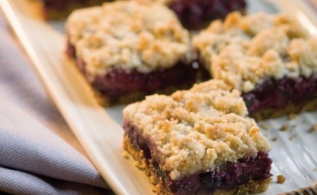 Blackberry Shortbread Bars