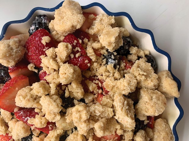 fruit crumble fruit crumble