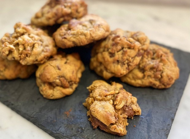 Levain Bakery Chocolate Chip Cookies