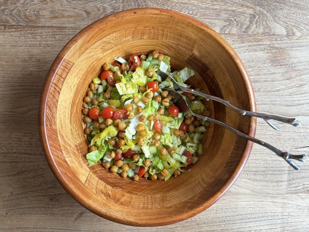 Tangy Salad with Crispy Chickpeas Tangy Salad with Crispy Chickpeas