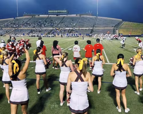 Memorial cheerleaders