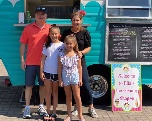 Ella Fleishman, Mia Fleishman, Lisa Fleishman, Clive Fleishman