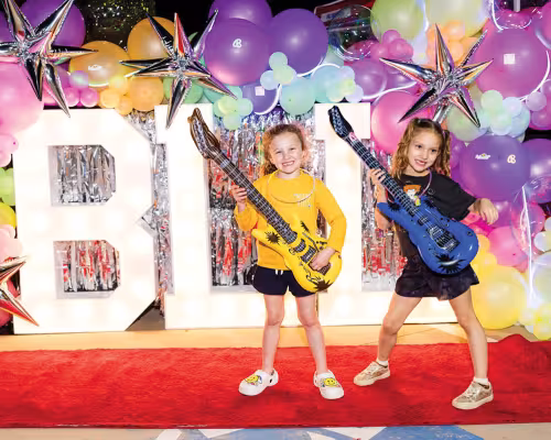 Reagan Selbst, Isabella Ayn Salmons