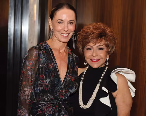 Sue Smith, Trini Mendenhall