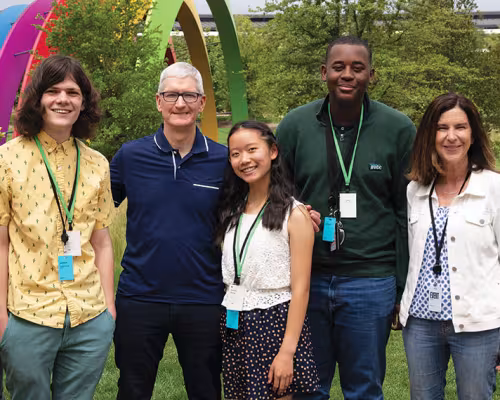 Tim Cook, Jones Mays