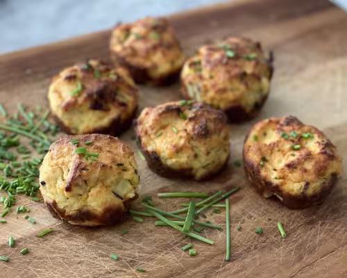 Low-Carb Quiche Biscuits with Bacon, Cheddar, and Chives