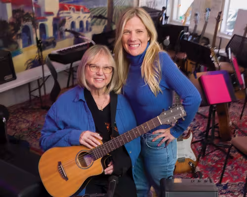 Linda Lowe, Michelle Caillouet