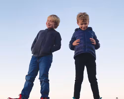 Walker Thomas, Wesley Thomas