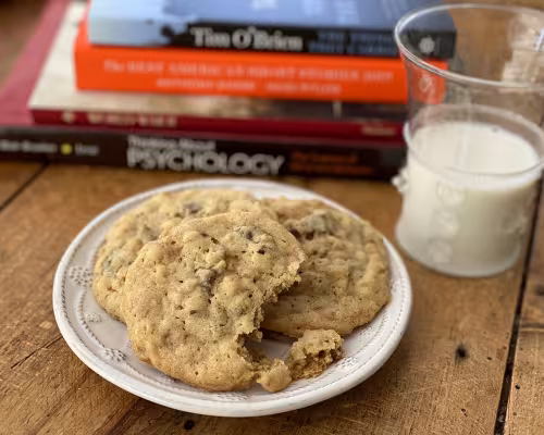 Toffee-Apricot Oat Cookies