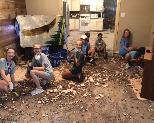 Students and volunteers from Chapelwood United Methodist Church