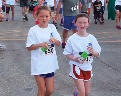 Helen Bergen, Elle Espey