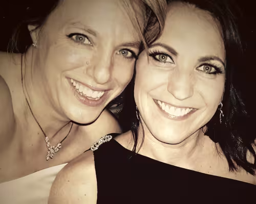 Kristine Martinez, Laura Mayer