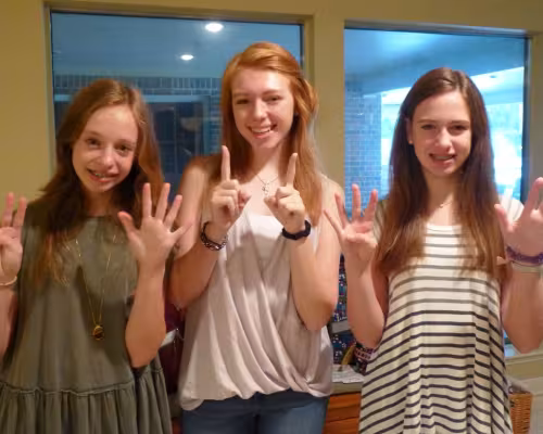 Julia, Sara, Meredith Burpeau