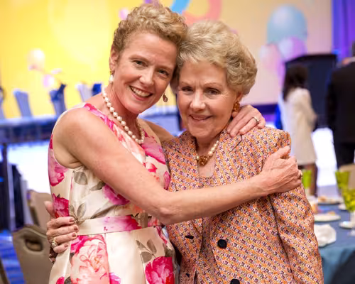 Laura Bellows, Emily Crosswell