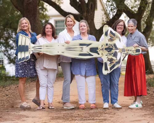 HAVE OSCAR, WILL TRAVEL