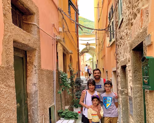 Ashraf Lakhani, Mariam Lakhani, Shaan Lakhani, Sofia Lakhani