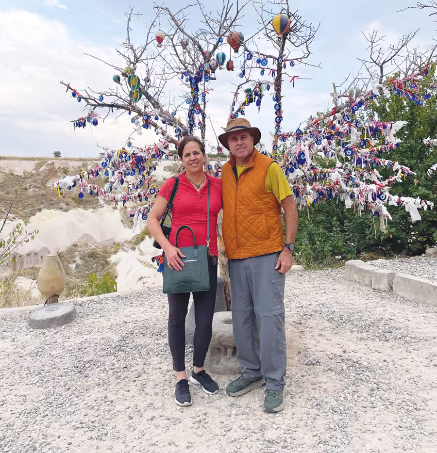 Alexia Benavides, Antonio Benavides