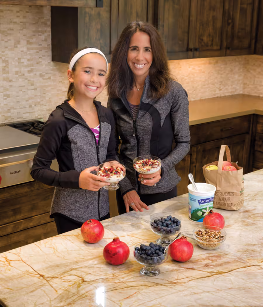 Abby Cowan, Jennifer Cowan